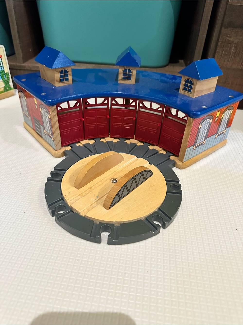 Classic Wooden Train Turntable & Engine Shed - Blue and Red